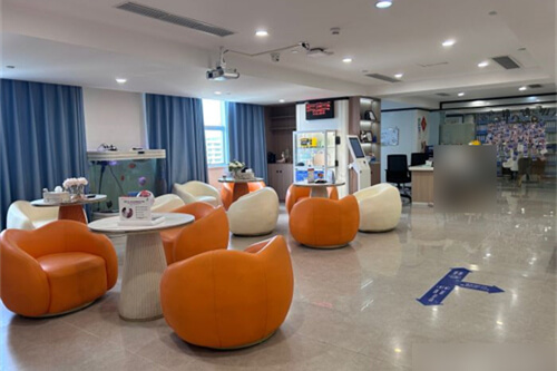 深圳深东爱尔眼科医院休息区