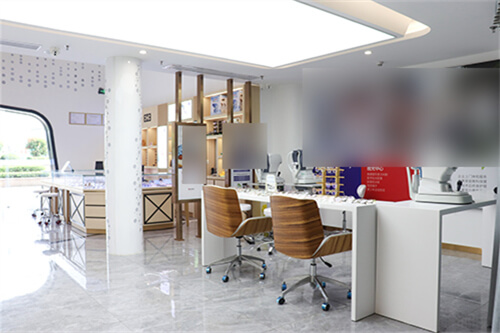 东莞友华普惠眼科医院配镜区