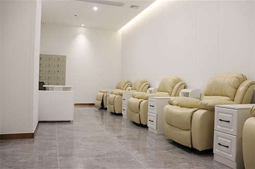 东莞友华普惠眼科医院休息室沙发