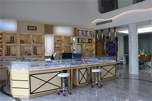 东莞友华普惠眼科医院配镜区展示柜
