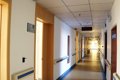 临沂华厦眼科医院走廊环境图 临沂华厦眼科医院走廊环境图