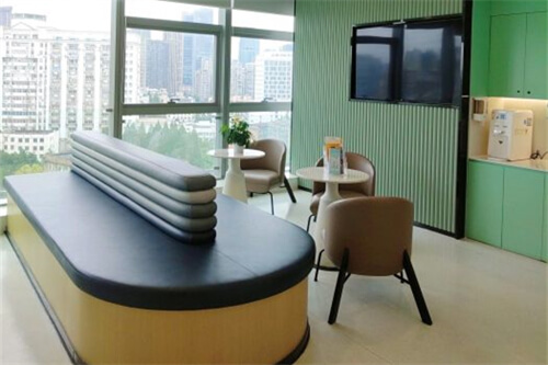 武汉悦瞳眼科休息候诊区