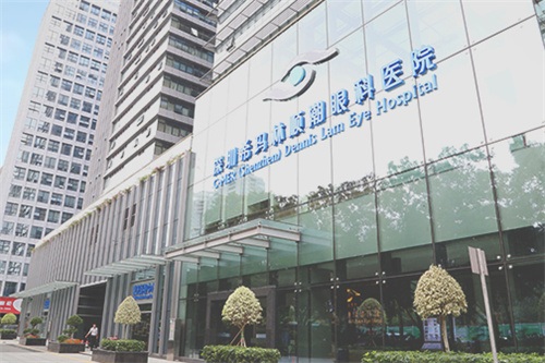 深圳新安希玛林顺潮眼科医院门口