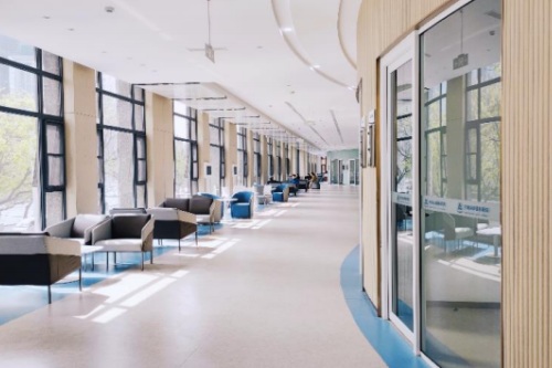 河南郑州尖峰眼科医院走廊 河南郑州尖峰眼科医院走廊