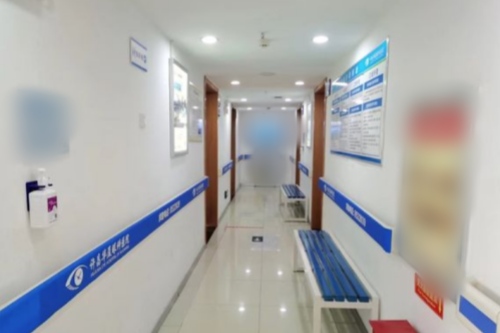 许昌华厦眼科医院走廊