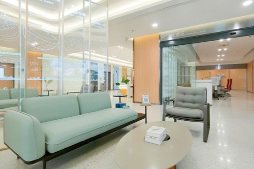 甘肃爱尔眼视光医院大厅 甘肃爱尔眼视光医院大厅