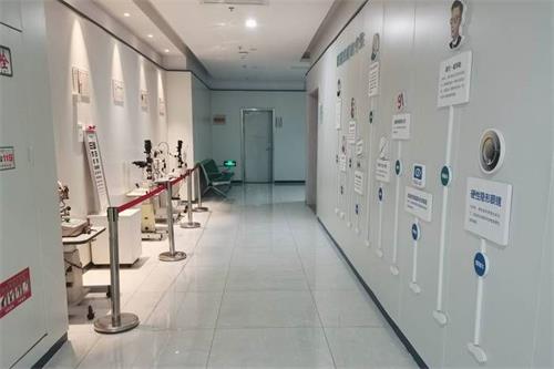 合肥东南眼科医院走廊