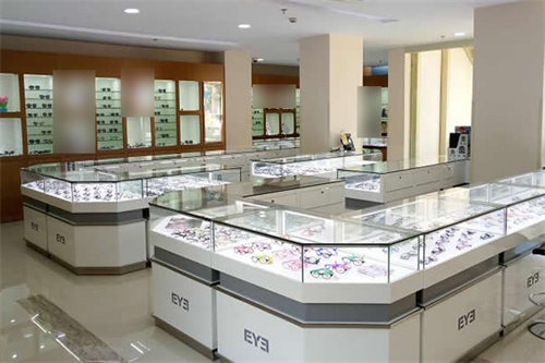 马鞍山爱尔眼科医院配镜区