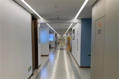 南宁麦迪格眼科医院走廊环境图