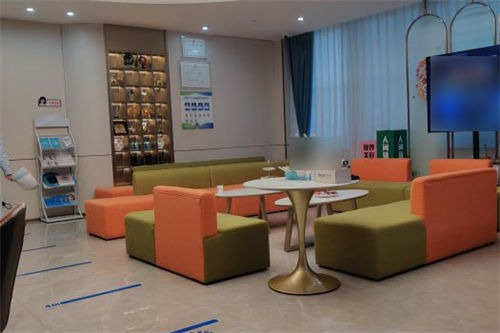 南宁佰视佳眼科休息候诊区