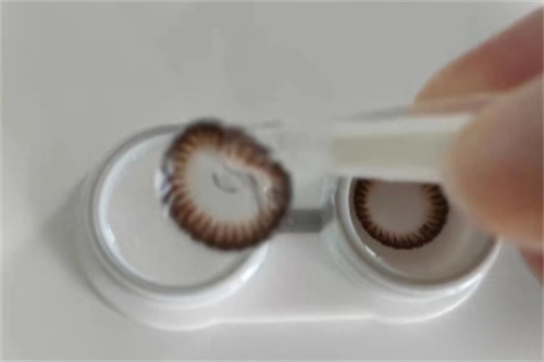 隐形眼镜示意图