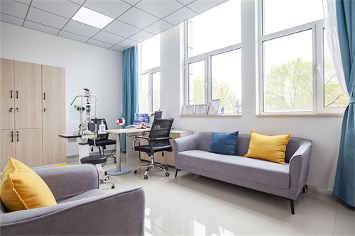 聊城华厦眼科医院医生办公室