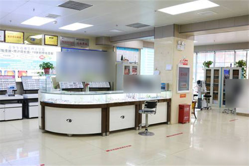 许昌华厦眼科医院配镜区