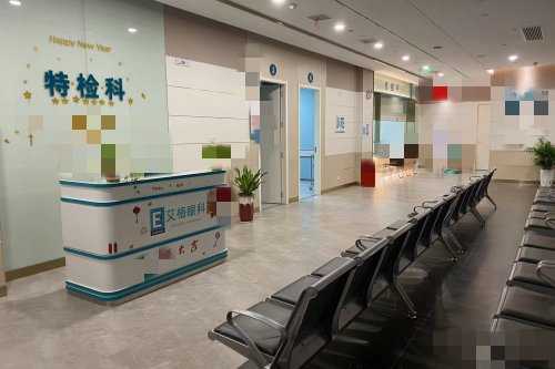 襄阳艾格眼科医院科室门口