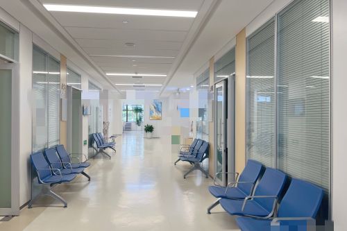 郑州普瑞眼科医院走廊