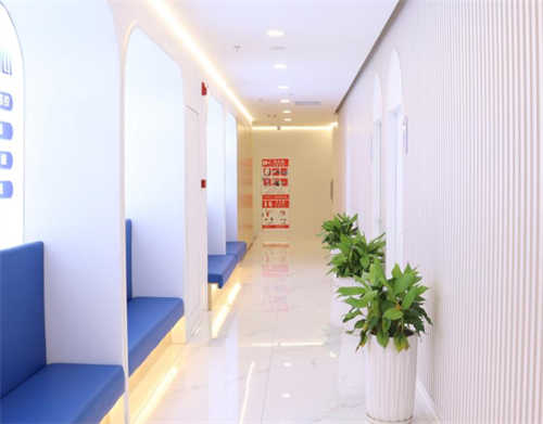 西安#2Y*&x*b眼科医院走廊