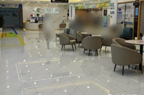 重庆何氏眼科医院大厅