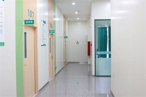 滨州滨视眼科医院配药室 治疗室门口环境 滨州滨视眼科医院配药室 治疗室门口环境