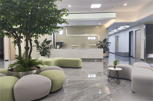 杭州柠盟眼科医院护士站及休息区