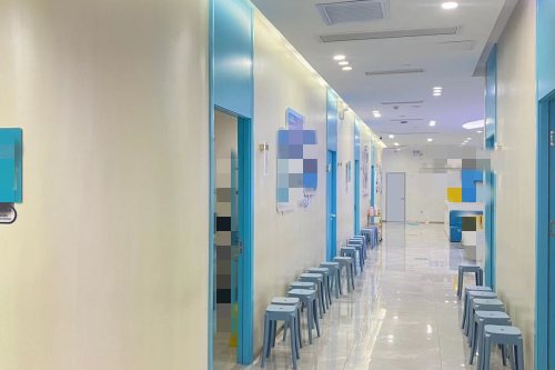 广州英华眼科医院走廊