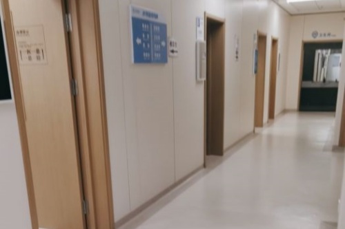 哈尔滨普瑞眼科医院走廊区