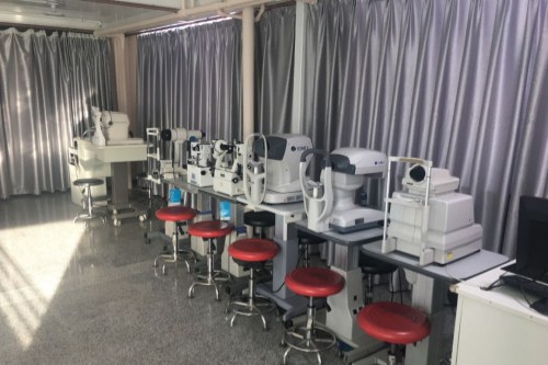 佳木斯爱视眼科医院验光区