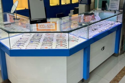 兰州华厦眼科医院配镜区