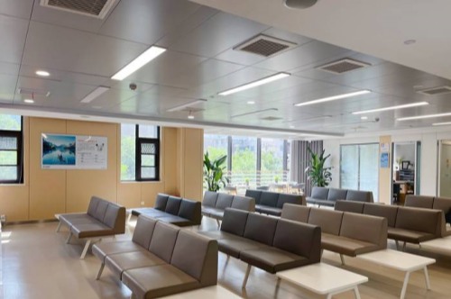 郑州普瑞眼科医院等候区