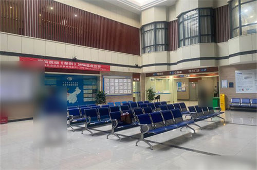 成都华厦眼#2Y*&x*b厅候诊区