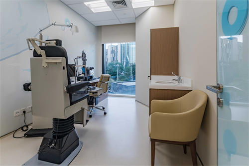 北京希玛林顺潮眼科医院医生诊室