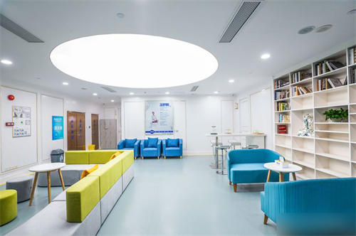 广州佰视佳眼科候诊区