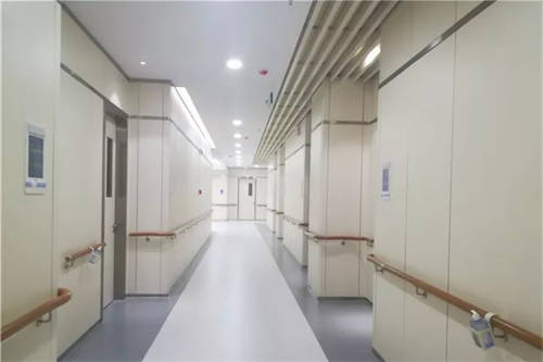 郑州奥弗克眼科走廊环境图
