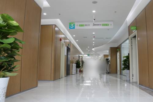 成都中#2Y*&x*b银海眼科医院走廊