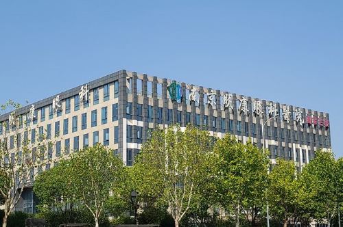 江苏南京明康眼科医院：白内障单眼4000~10000元，全飞秒近视手术16800~18800元，半飞秒近视手术11800~14800元