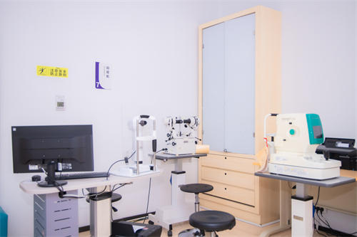 苏州明基医院太学眼科检查室设备仪器