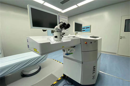 南通江河泽明眼科医院手术室