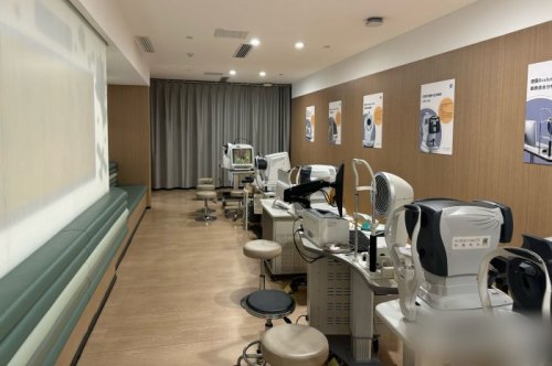 武汉近视眼手术多少钱？悦瞳10800起|佰视佳11500起|普瑞8999起|爱尔汉口12000起！