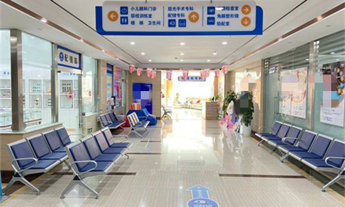 烟台华厦眼科医院：全飞秒16800元，半飞秒9800 - 12800元，ICL晶体植入3万起