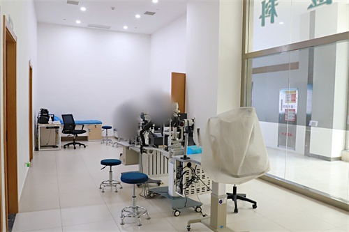 恩施慧宜眼科医院验光区环境
