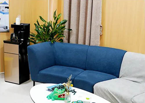 常州泽明眼科医院VIP休息区一角 常州泽明眼科医院VIP休息区一角