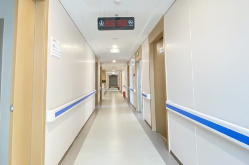 大连华厦眼科医院走廊照 大连华厦眼科医院走廊照
