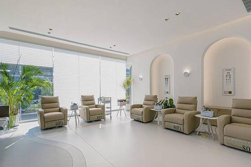 重庆中新美陆眼科手术价格亲民，近视/斜视/倒睫手术费用合理