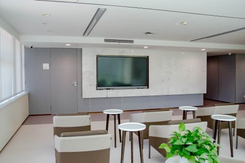 北京爱尔新力眼科候诊区