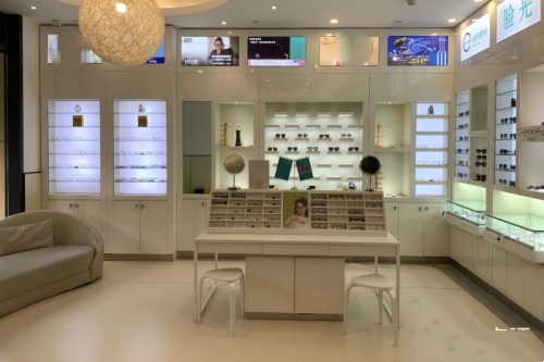 北京明玥眼科验配室