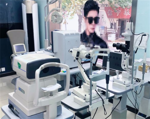 青岛鲁东眼科配光中心验光区环境图 青岛鲁东眼科配光中心验光区环境图