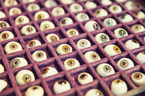 义眼价格8000和12000的区别在哪儿？还有多少钱的义眼价格？