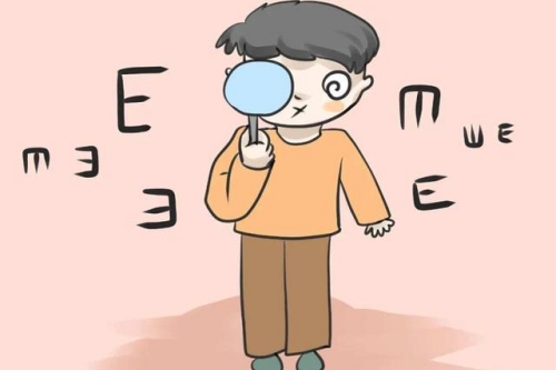 揭秘：为啥近视眼看近清楚看远模糊还眯眼怕光？