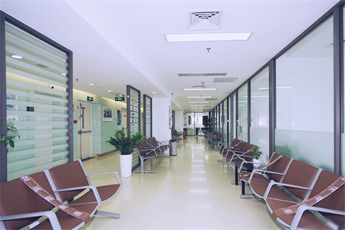 北京茗视光眼科崇文门店走廊环境