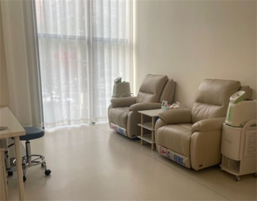 北京明玥眼科：19800元起全飞秒摘镜，解决个人戴眼镜近视问题