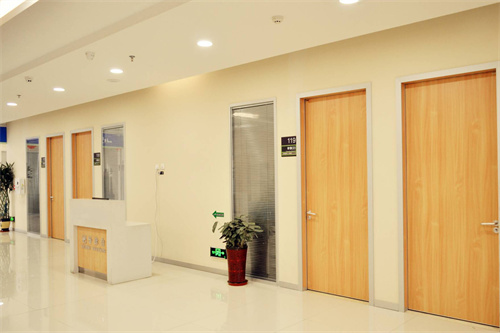 沧州爱眼医院：全激光9500元/全飞秒15000元/定制飞秒14000元/白内障2000元/眼底病3000元起